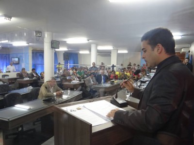 Prefeito esclarece denÃºncias em sessÃ£o da CÃ¢mara de MossorÃ³