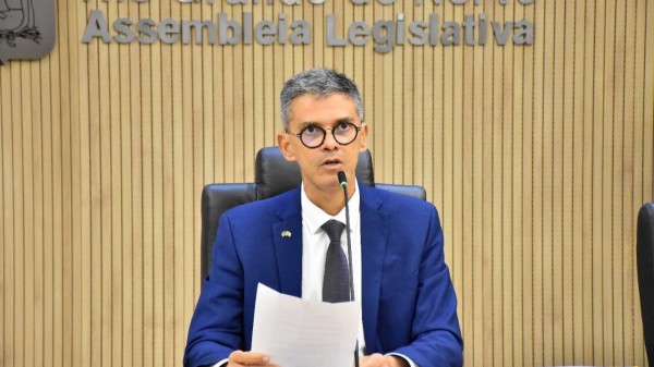 Governadora discrimina deputado bolsonarista e não paga suas emendas