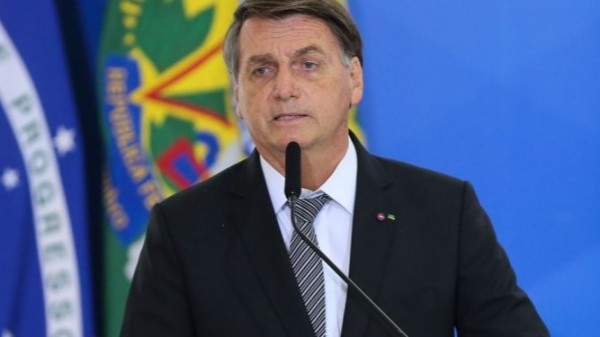 Bolsonaro aumenta salário mínimo para R$ 1.302 a partir de 1º de janeiro