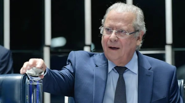 Supremo extingue pena do ex-ministro José Dirceu por corrupção passiva