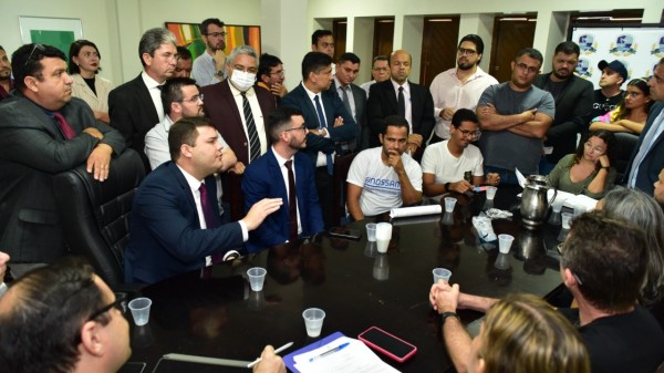 Após invasão e tumulto, Câmara de Mossoró retoma sessão e aprova projetos 
