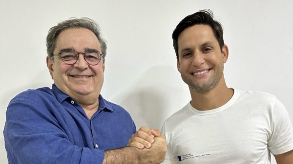 Natal: Álvaro nomeia Motta e começa a tocar a flauta para fazer a cobra subir