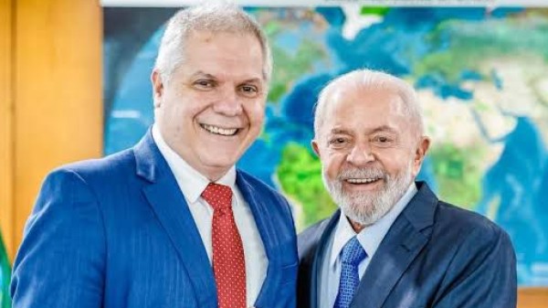 Ex-presidente do INSS do governo Lula é preso pela PF em operação contra descontos ilegais em aposentadorias