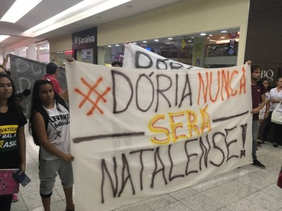 Doria Ã© recebido com protesto em Natal
