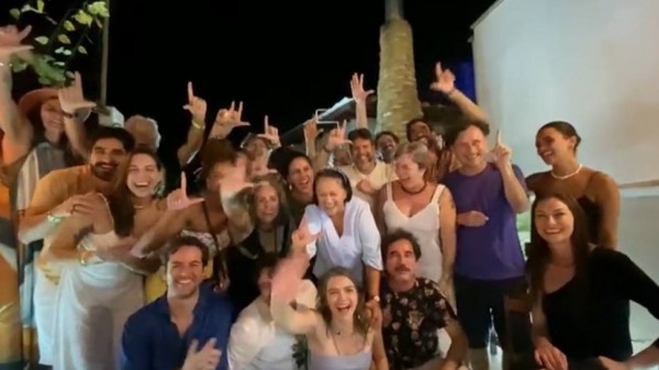 Tomógrafo quebrado, viaturas sucateadas, insegurança, greves de professores, e a governadora? Lacrando!