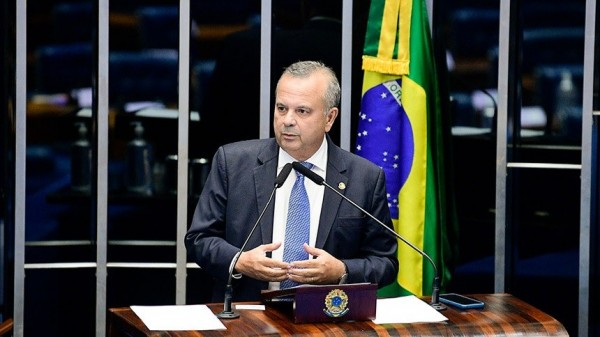 "PT utiliza a máquina do Estado para coagir empresas de tecnologia", afirma Rogerio Marinho