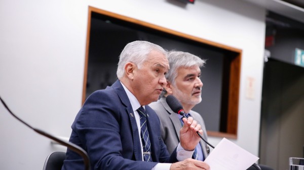General Girão vota a favor de projeto que proíbe cobrança extra por bagagem em voos