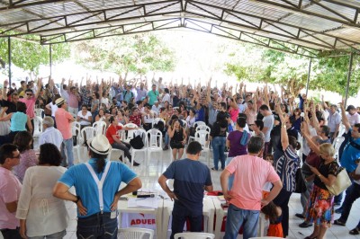 Professores aprovam estado de greve na UERN atÃ© o final do semestre