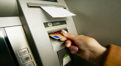 Governo paga servidores que recebem atÃ© R$ 3 mil neste sÃ¡bado