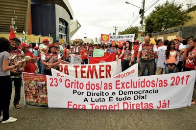 Em nota, Grito dos ExcluÃ­dos diz ter sido vÃ­tima de intimidaÃ§Ã£o e truculÃªncia durante desfile CÃ­vico