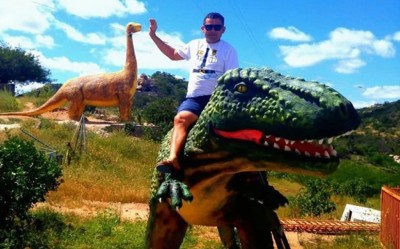Escultor constrÃ³i um "Jurassic Park" no interior do Rio Grande do Norte