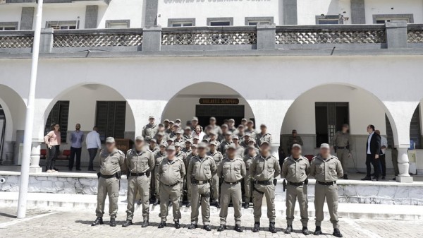 Policiais criticam o novo fardamento da PMRN por ser mais quente que o anterior