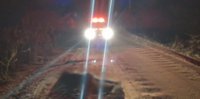 Jovem Ã© encontrada morta em estrada de barro em MossorÃ³