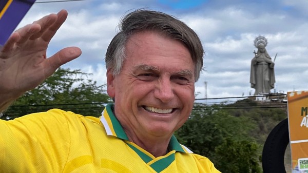 Rota 22: Fé e gratidão marcam visita de Bolsonaro a Santa Cruz