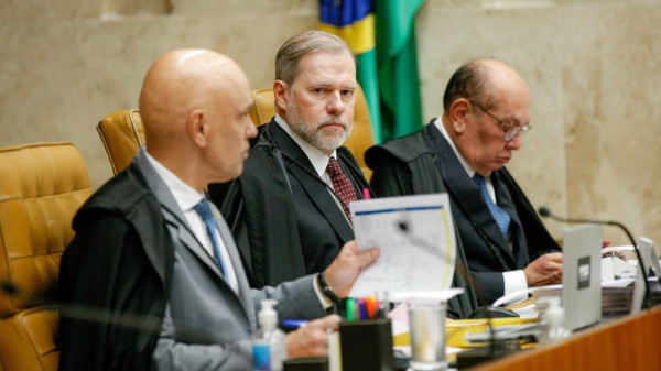 Manobra do governo derruba relatório e CPI do Crime Organizado que indiciava ministros do STF