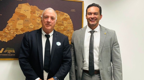 “Estou ainda mais motivado para buscar essa vaga”, afirma Coronel Hélio após agenda em Brasília