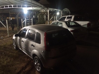 Flanelinhas cobram atÃ© R$ 10 para estacionar na Festa do Bode
