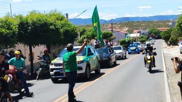 Direita Pau dos Ferros realiza carreata em apoio à Bolsonaro