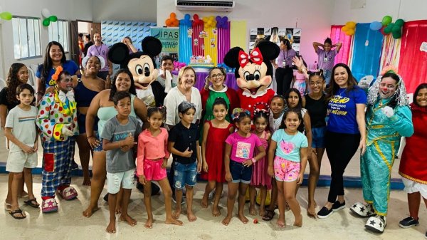 Crianças de Pureza celebram dia especial com festa promovida pela SEMAS e apoio do deputado Girão