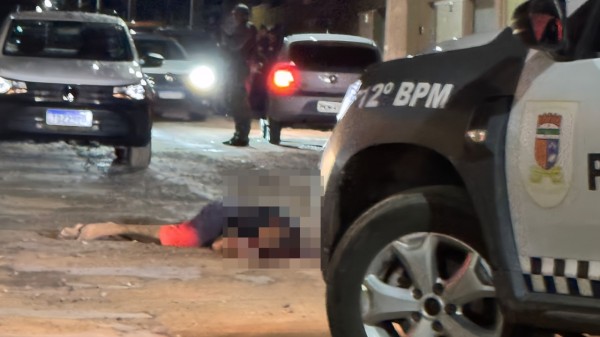 Criminosos interceptam carro de aplicativo e matam jovem a tiros em Mossoró