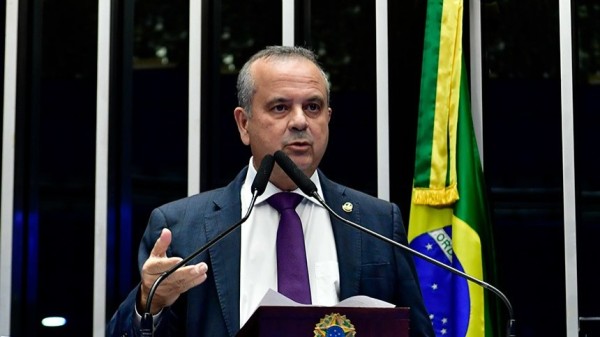 Rogério critica recriação do DPVAT: 'Mais uma proposta do governo para tirar dinheiro do povo'
