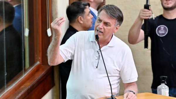 VÍDEO - Bolsonaro diz que vai importunar 'baleia' em sabatina no Senado