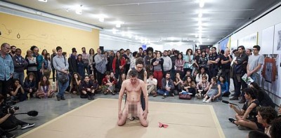 Museu Ã© acusado de pedofilia apÃ³s interaÃ§Ã£o de crianÃ§a com homem nu