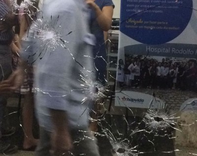 Assalto termina em tiroteio em frente Ã  Hapvida em MossorÃ³