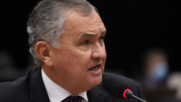 Girão é o único político, até agora, preocupado com a quebra do tomógrafo do HRTM