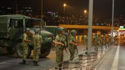 Grupo militar diz ter assumido controle na Turquia; governo nega