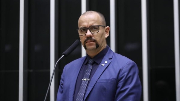 Comissão aprova bolsa de estudo para dependentes de PMs e bombeiros mortos em serviço