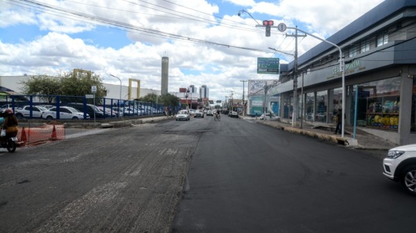 Avenida Leste-Oeste em Mossoró passa por obras de recapeamento asfáltico