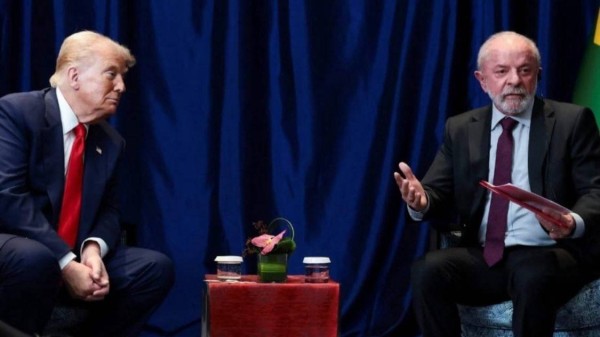 Trump elogia Bolsonaro e constrange Lula em reunião na Malásia