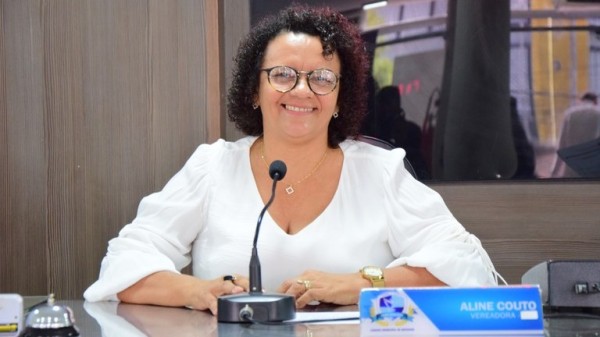 Ex-vereadora caminha para se filiar a partido da base do prefeito