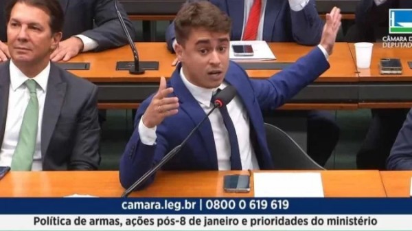 Deputado Nikolas é alvo de 'homofobia do bem' por deputado de esquerda