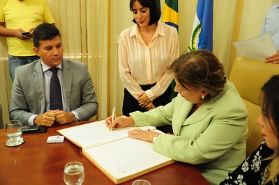 Rosalba retorna da Alemanha e reassume prefeitura