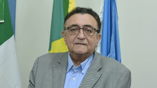 Desintegração de Paulo Linhares abre caminho para Marcos Medeiros como vice de Allyson