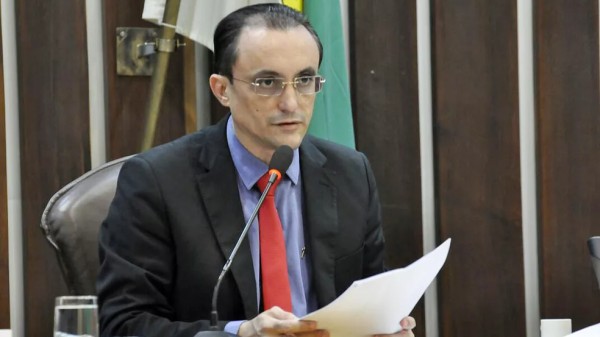 Condenação pode tirar Souza da disputa à prefeitura de Areia Branca