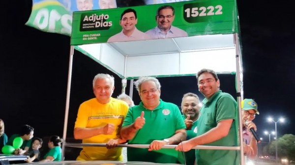 No Seridó, Girão, Álvaro e Adjuto selam apoio em grande carreata