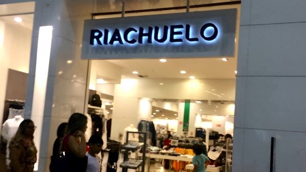 Polêmica: Riachuelo do Partage Mossoró adota provadores unissex e é alvo de reclamação de clientes