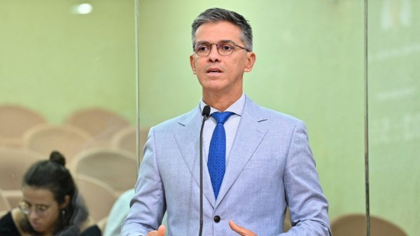 Coronel Azevedo chama atenção para tratamento do aeroporto com motoristas por aplicativo