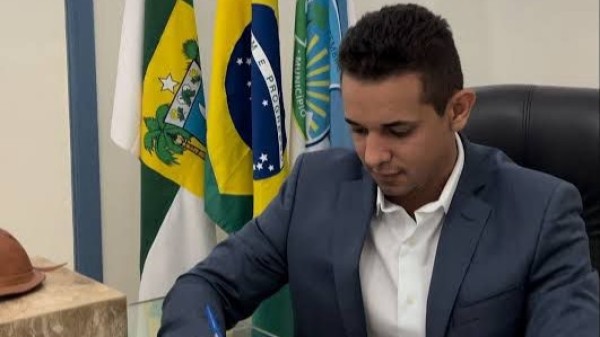 Prefeito Allyson confirma vagas para nível médio no concurso