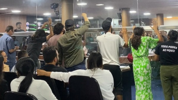 Câmara de Mossoró aprova Reforma Administrativa em meio a confusão nas galerias