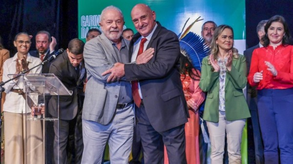 Imagens obtidas com exclusividade pela CNN colocam Governo Lula na cena do crime