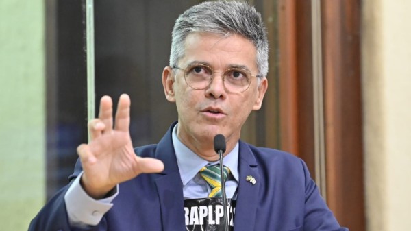 Governo Lula vai atrapalhar a vida dos motoristas de aplicativo, diz Coronel Azevedo