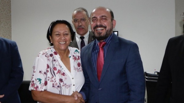 No Egito, Fátima vai se livrar da pressão de aliados no RN