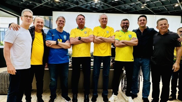 Bolsonaro mostra força na Paulista e bota pressão pela anistia