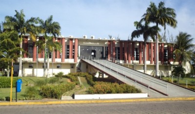 Escolha de Sofia: Governo deve usar recursos extras para pagar atrasados e nÃ£o fornecedores
