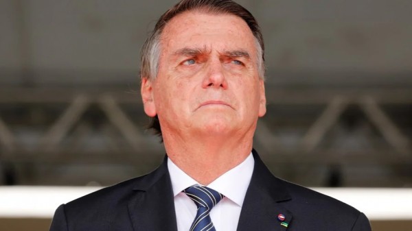Bolsonaro descarta viagem aos EUA