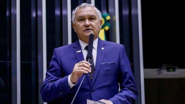 Girão cobra punição a Fátima após novas revelações sobre escândalo dos respiradores
